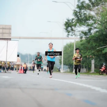 Runner Photo 6699300