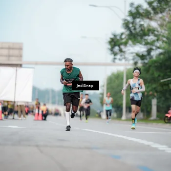 Runner Photo 6699384