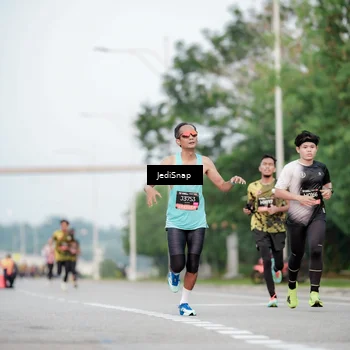 Runner Photo 6699692