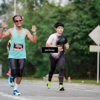 Runner Photo 6699743