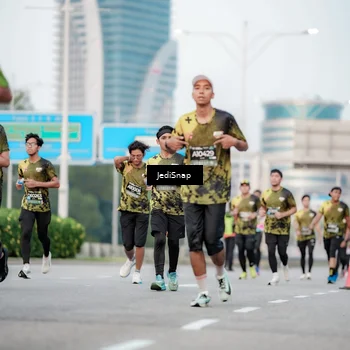 Runner Photo 6700086