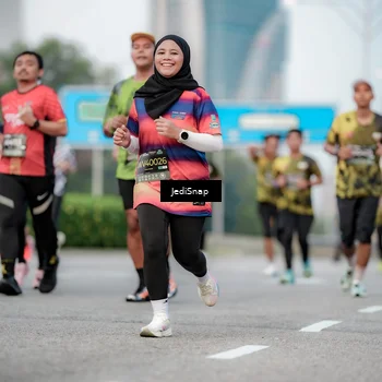 Runner Photo 6700098