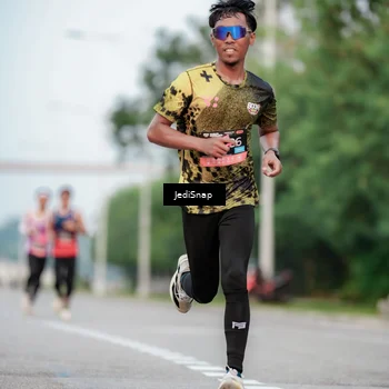 Runner Photo 6700118