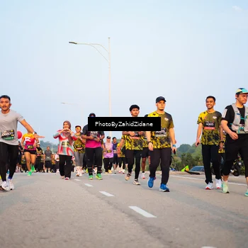 Runner Photo 6700191