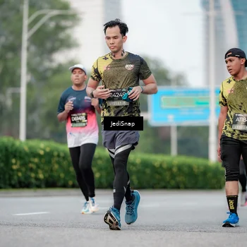 Runner Photo 6700240