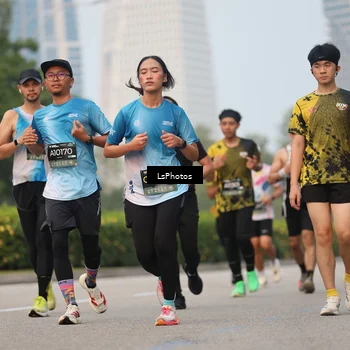 Runner Photo 6700249