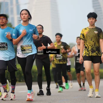 Runner Photo 6700276