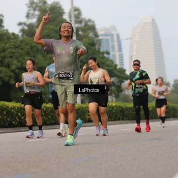 Runner Photo 6700374