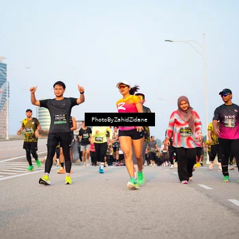 Runner Photo 6700398