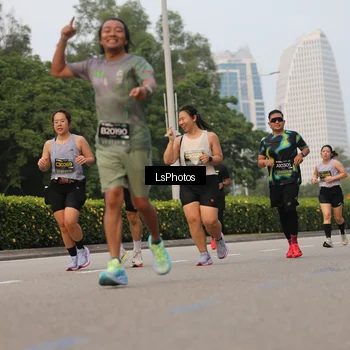 Runner Photo 6700422