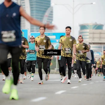 Runner Photo 6700623