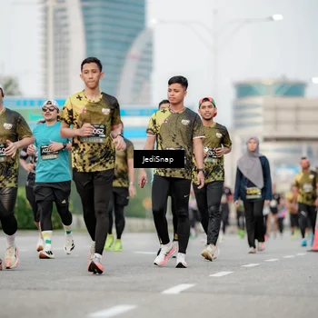 Runner Photo 6700836