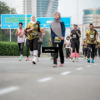 Runner Photo 6701055