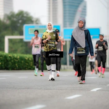 Runner Photo 6701102