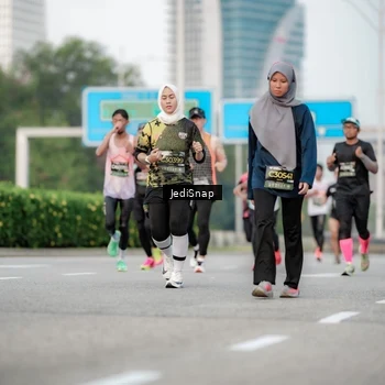 Runner Photo 6701171