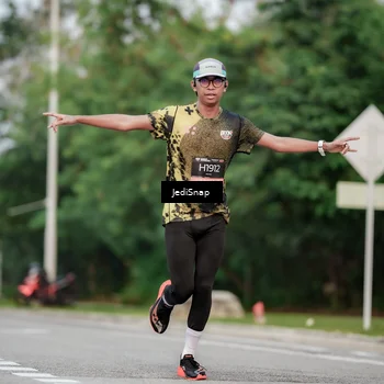 Runner Photo 6701290