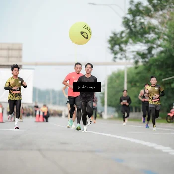 Runner Photo 6701469