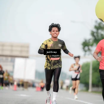 Runner Photo 6701542