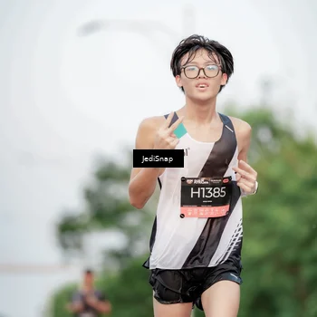 Runner Photo 6701806