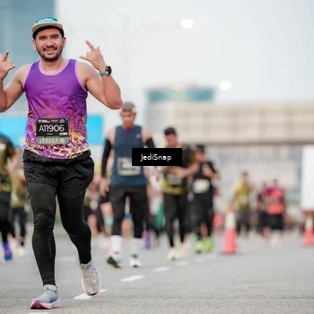 Runner Photo 6701915