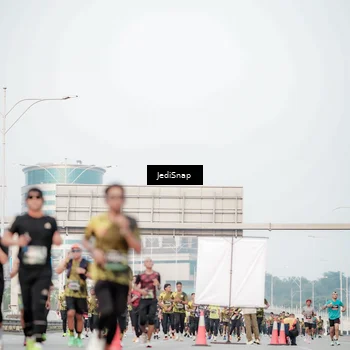 Runner Photo 6702040