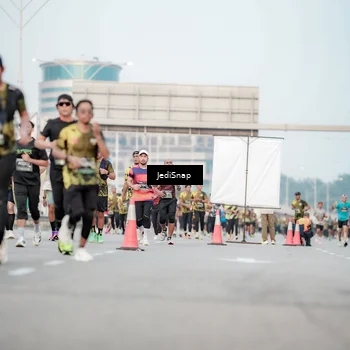 Runner Photo 6702069