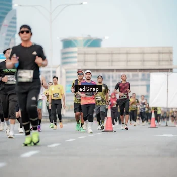 Runner Photo 6702099