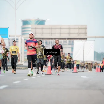 Runner Photo 6702118