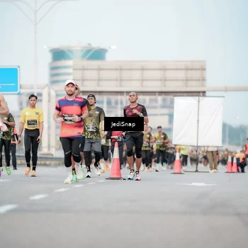 Runner Photo 6702124