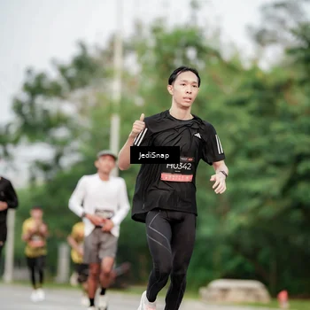 Runner Photo 6702147