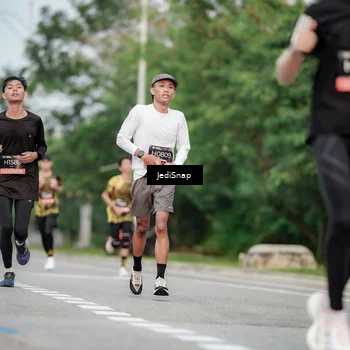 Runner Photo 6702150