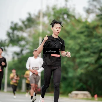 Runner Photo 6702151