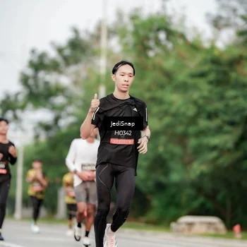 Runner Photo 6702160