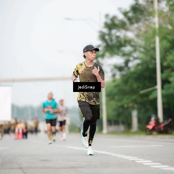 Runner Photo 6702250