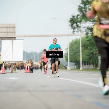 Runner Photo 6702345
