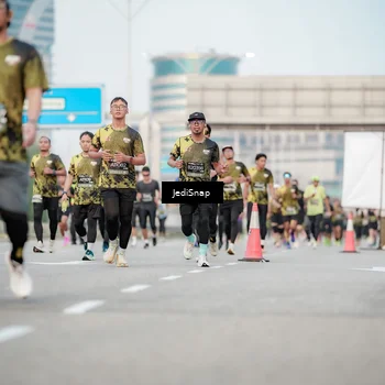 Runner Photo 6702425