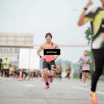 Runner Photo 6702467