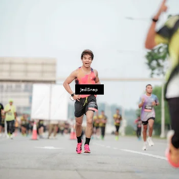 Runner Photo 6702485