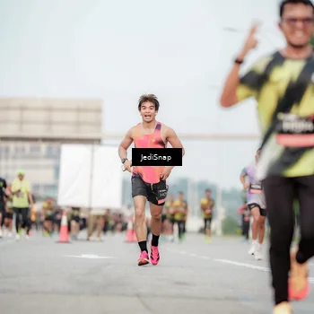 Runner Photo 6702515