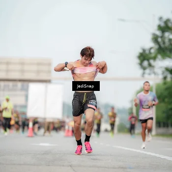 Runner Photo 6702519