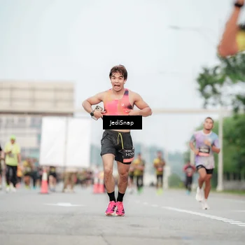 Runner Photo 6702526