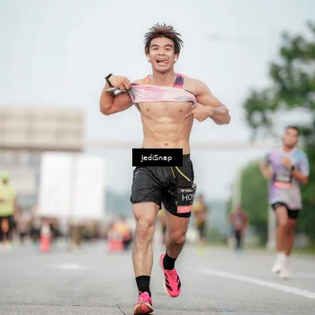 Runner Photo 6702578