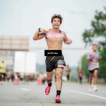 Runner Photo 6702588