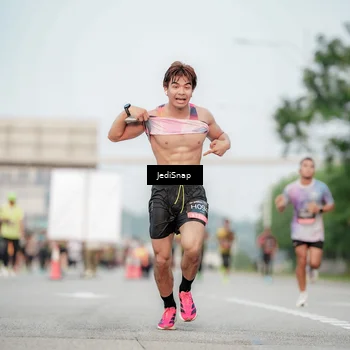 Runner Photo 6702592