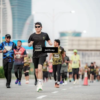 Runner Photo 6702763