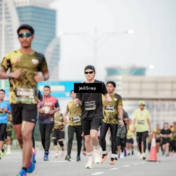 Runner Photo 6702845