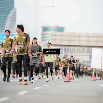 Runner Photo 6702854