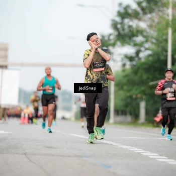 Runner Photo 6702910