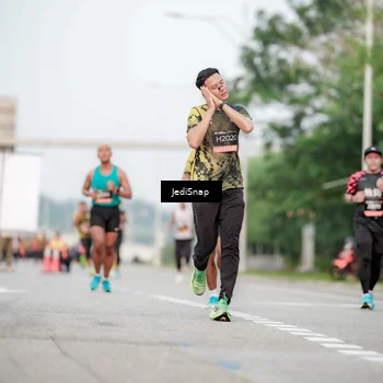 Runner Photo 6702914