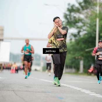 Runner Photo 6702948